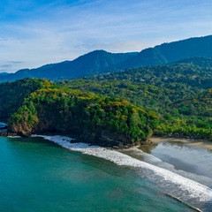 Segelreise Costa Rica: Strand im Golfito Nationalpark