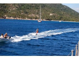 Yachtreise Sardinien mit der Chronos