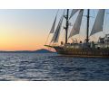 Cruise in the Aegean with the Running on Waves