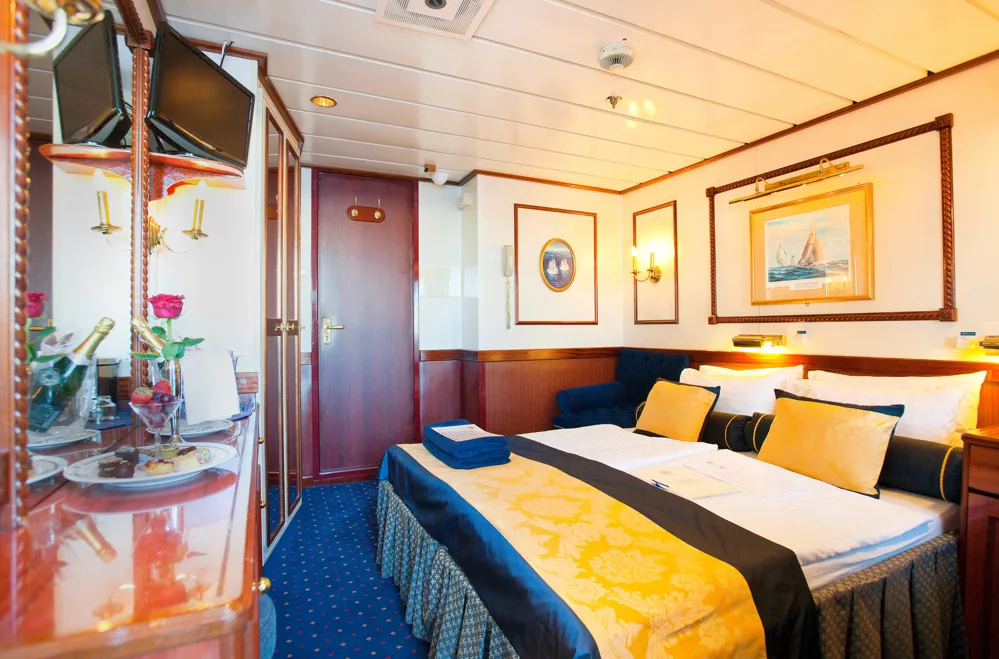 Star Flyer 25 - Caribbean Sailing Cruise: St Maarten and the British Virgin Islands with Star Flyer