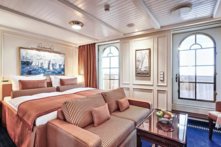 Sea Cloud Spirit 28