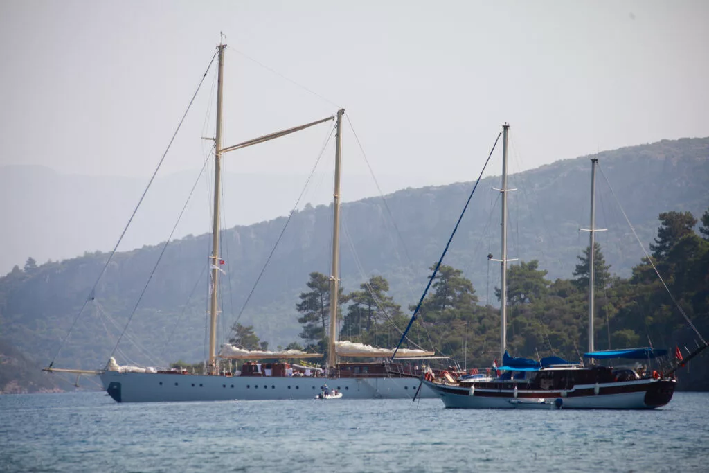 Chronos_Ship_001 - Naples to Sardinia: Yacht Sailing with the Chronos