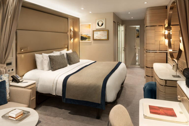 Deluxe Veranda Suite