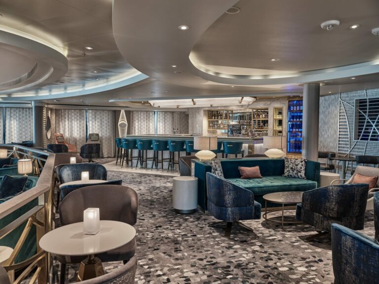 Silver Endeavour - Explorer Lounge
