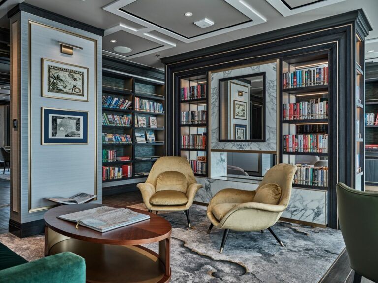 Silver Endeavour - Bibliothek