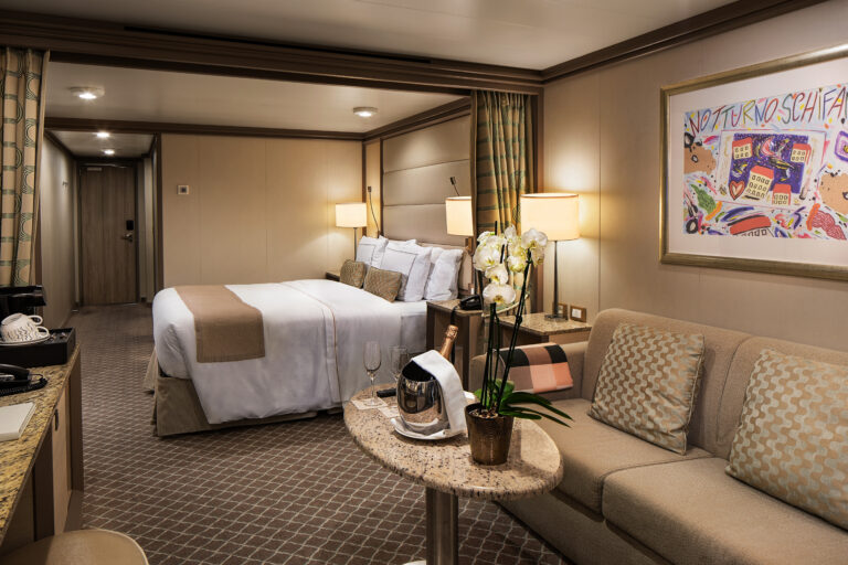 Deluxe Veranda Suite