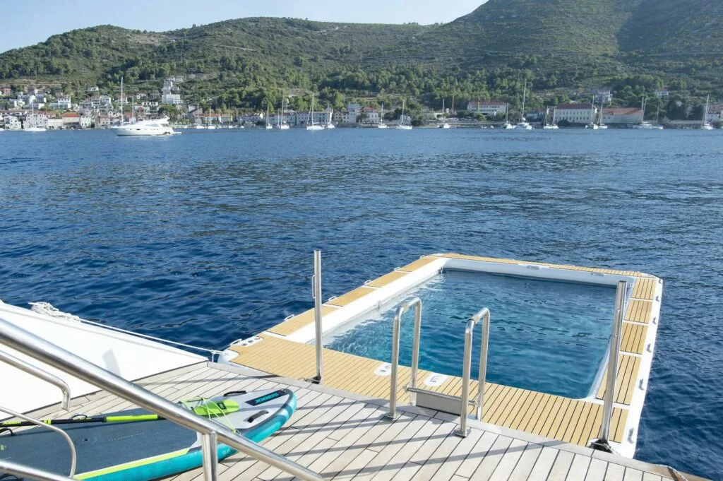 TAM 2281 Piscine Le Tamar Sarkissian - The Leeward Islands: the Caribbean at its purest
