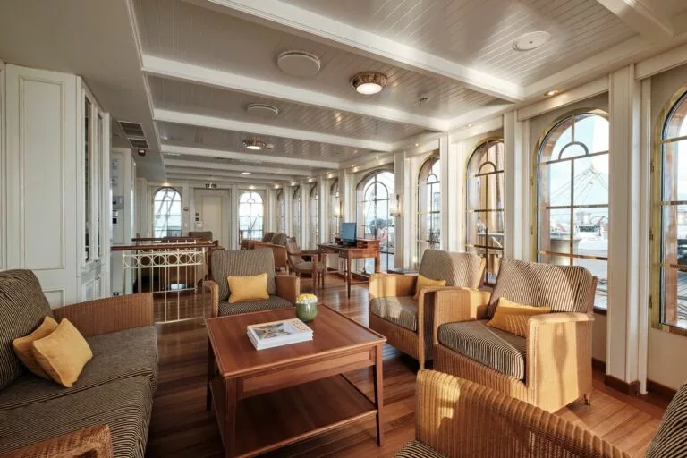 Sea Cloud Spirit 44
