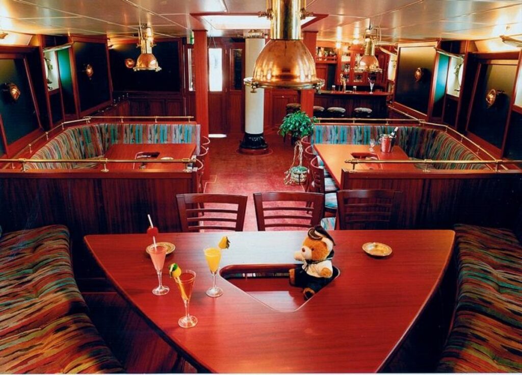 antigua-antiguasalon.jpg - Segeln in den Lofoten 1