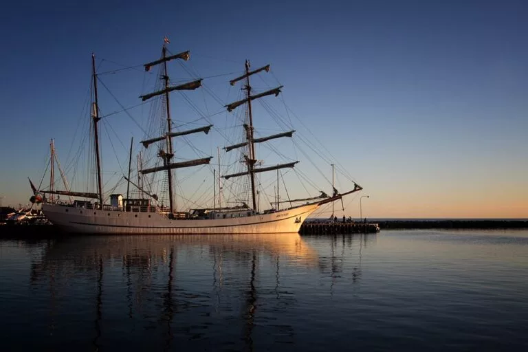 artemis-037-artemis-im-hafen.jpg