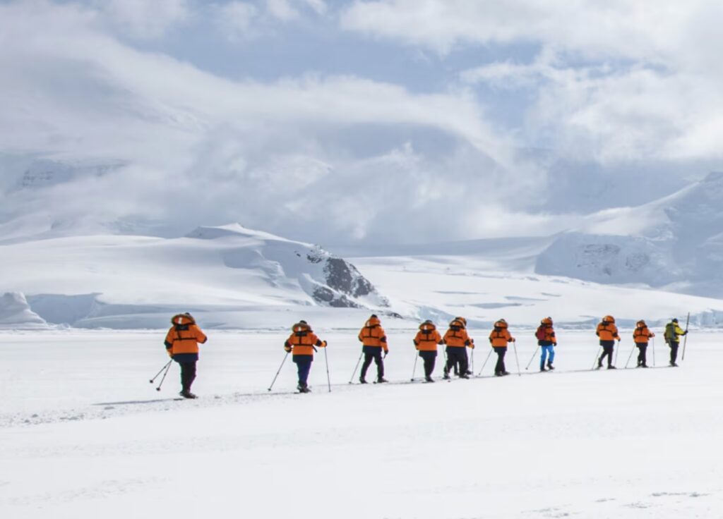 LE COMMANDANT CHARCOT vor Nuuk (Godthaab)