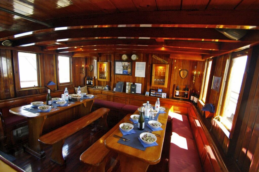 Eye of the Wind – Segelschiff seitlich