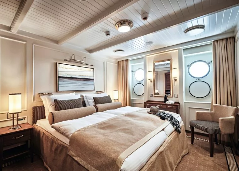 Sea Cloud Spirit 30