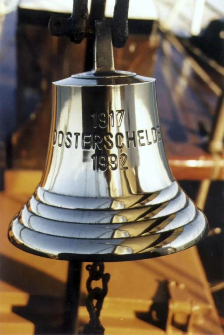 Schiffsglocke der Oosterschelde