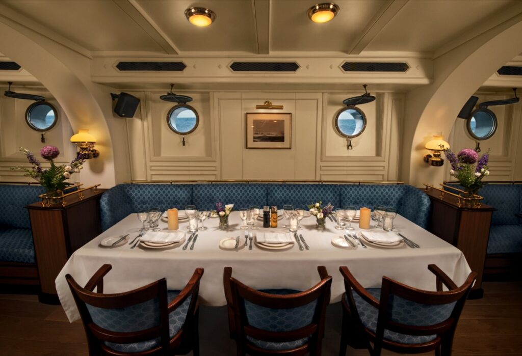 Stad Amsterdam – Deck-Lounge / Aufenthaltsbereich