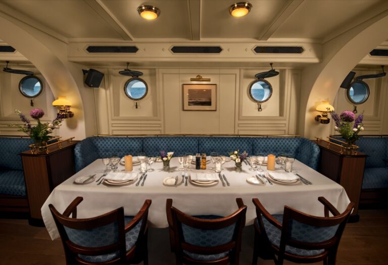 Stad Amsterdam – Deck-Lounge / Aufenthaltsbereich