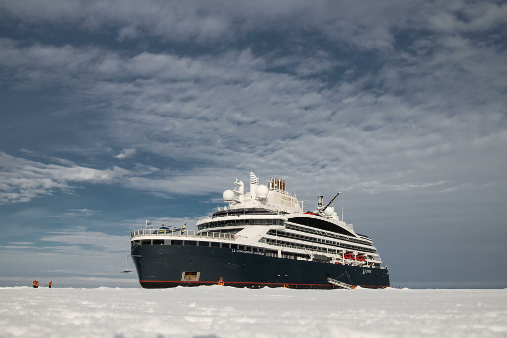 Le Commandant Charcot at the geographic North Pole