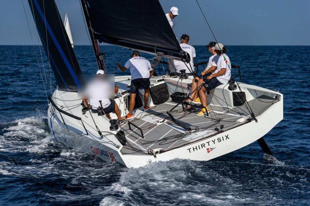 Crew an Bord der Club Swan 36 am Wind