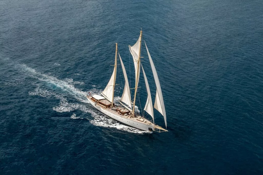 Sailing yacht Chronos under sail