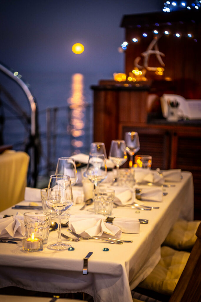 An Bord der Segelyacht Chronos
