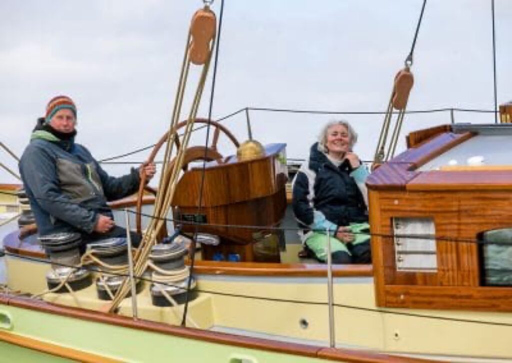 Crew am Steuerstand der Quadra
