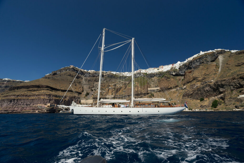 Segelyacht Rhea unter Segeln vor Griechenland