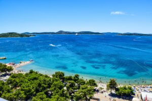 Adria – türkise Bucht an der dalmatinischen Küste