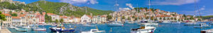 Die Uferpromenade der Stadt Hvar
