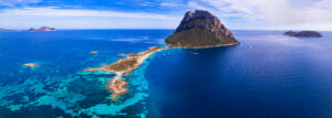Isola Tavolara vor der Nordostküste Sardiniens bei Olbia, Luftaufnahme