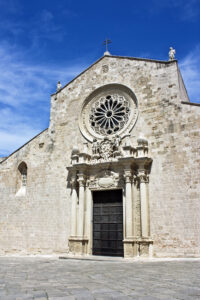 Die Kathedrale von Otranto mit ihrer Fensterrose