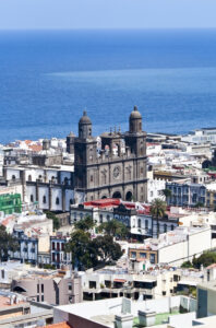 Las Palmas de Gran Canaria - Altstadt Vegueta mit Kathedrale Santa Ana und Atlantik