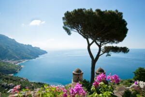 Ravello, Villa Rufolo mit Blick auf die Amalfiküste