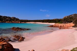 Der rosa schimmernde Sand des Spiaggia Rosa auf Budelli