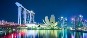 Singapur - Marina Bay Sands und ArtScience Museum bei Nacht