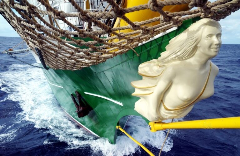 Galionsfigur am Bug der Alexander von Humboldt II