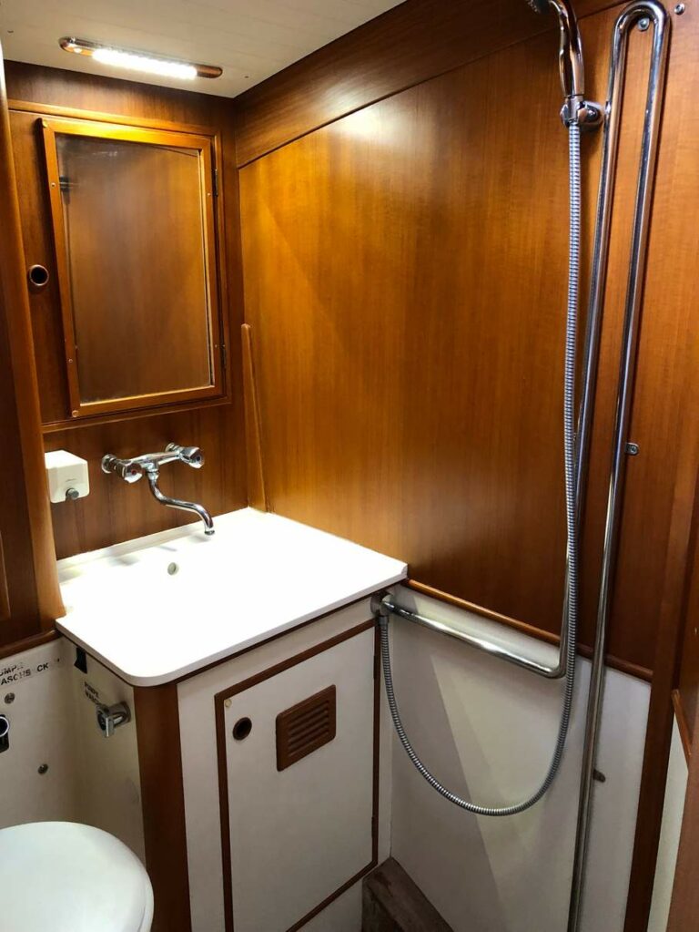 Lilli – Bad / Dusche an Bord